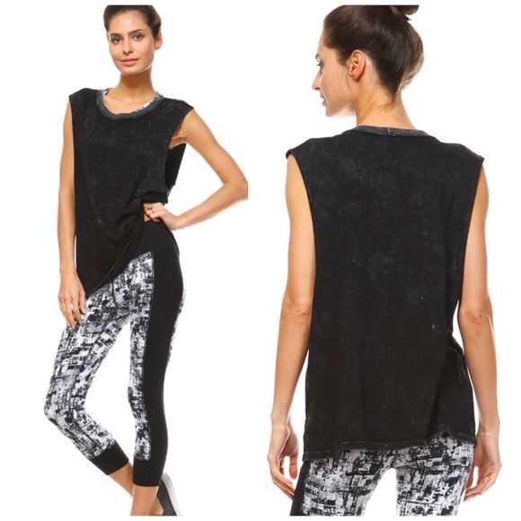 ❗️CLOSING SALE❗️ Black Sleeveless Drop Tunic Top - Picture 3 of 4